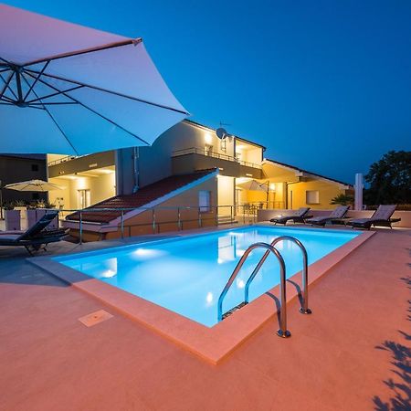 Villa Petra S Bazenom, Rostiljem I Parkingom Ζαντάρ Εξωτερικό φωτογραφία