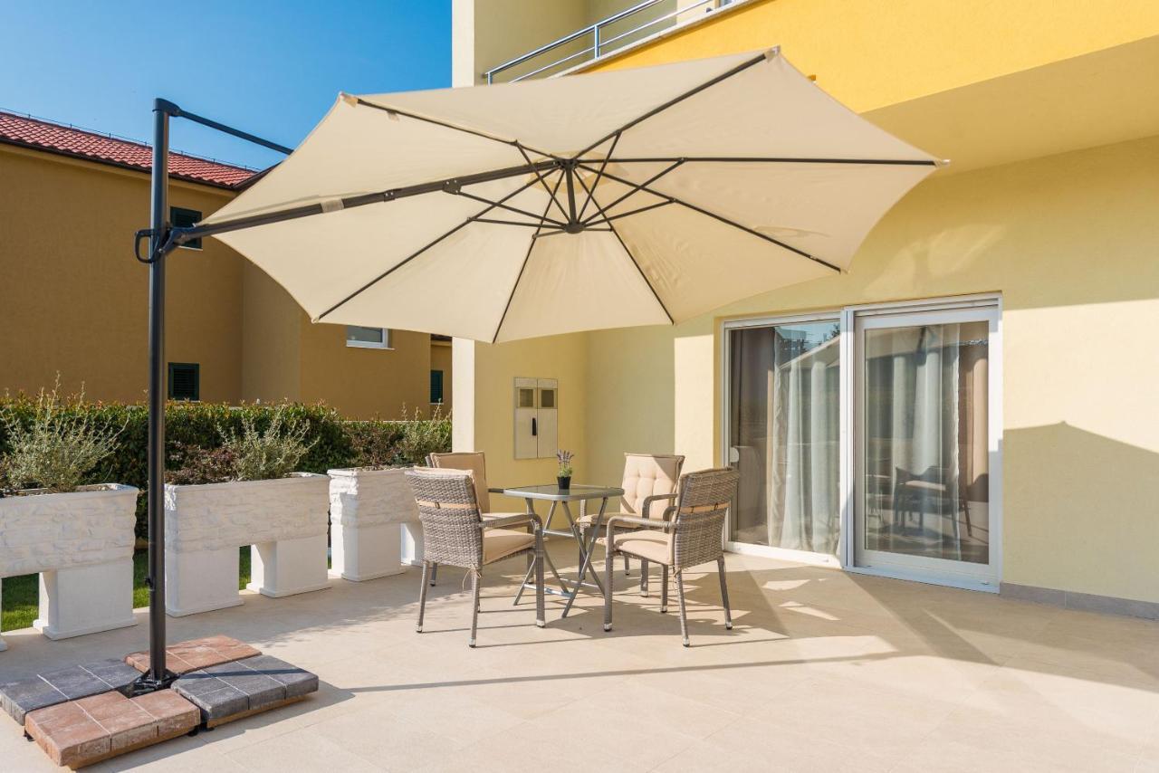 Villa Petra S Bazenom, Rostiljem I Parkingom Ζαντάρ Εξωτερικό φωτογραφία