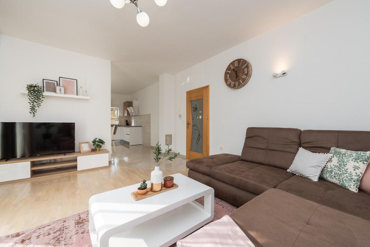 Villa Petra S Bazenom, Rostiljem I Parkingom Ζαντάρ Εξωτερικό φωτογραφία