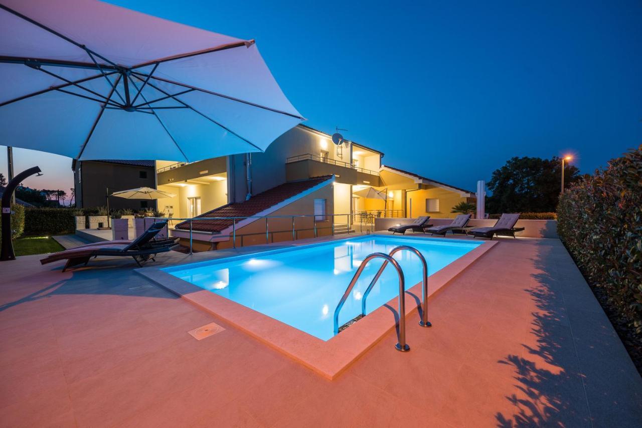 Villa Petra S Bazenom, Rostiljem I Parkingom Ζαντάρ Εξωτερικό φωτογραφία