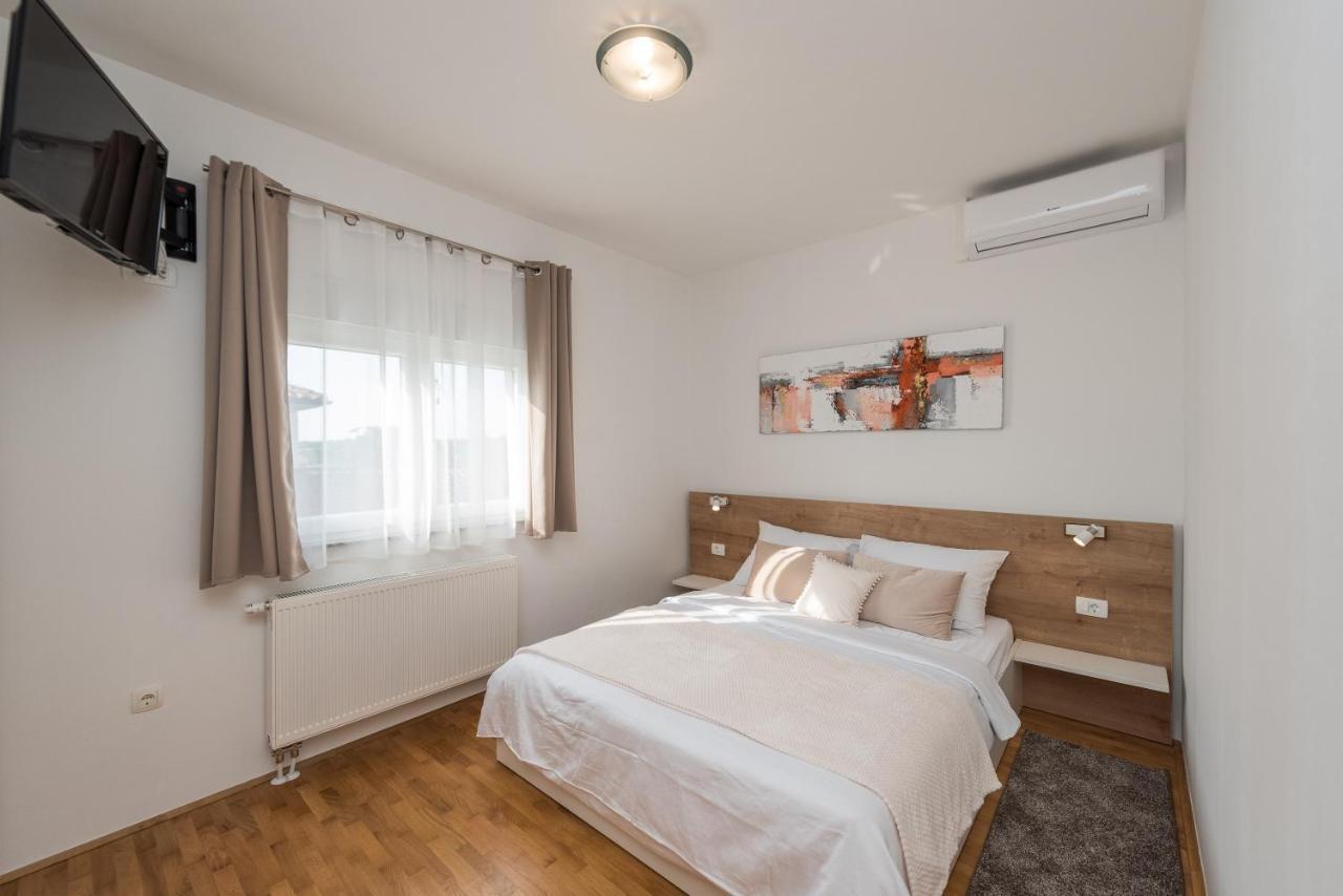 Villa Petra S Bazenom, Rostiljem I Parkingom Ζαντάρ Εξωτερικό φωτογραφία