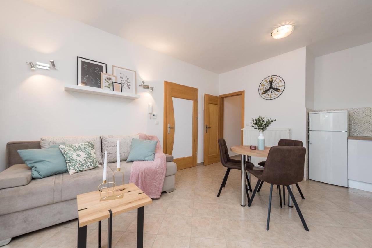 Villa Petra S Bazenom, Rostiljem I Parkingom Ζαντάρ Εξωτερικό φωτογραφία