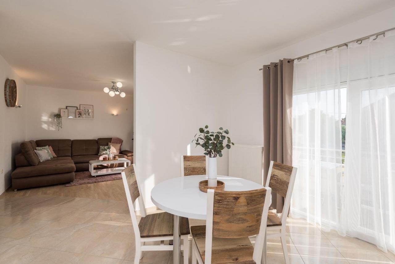 Villa Petra S Bazenom, Rostiljem I Parkingom Ζαντάρ Εξωτερικό φωτογραφία