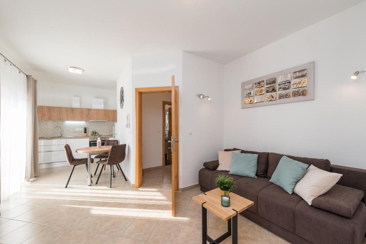 Villa Petra S Bazenom, Rostiljem I Parkingom Ζαντάρ Εξωτερικό φωτογραφία
