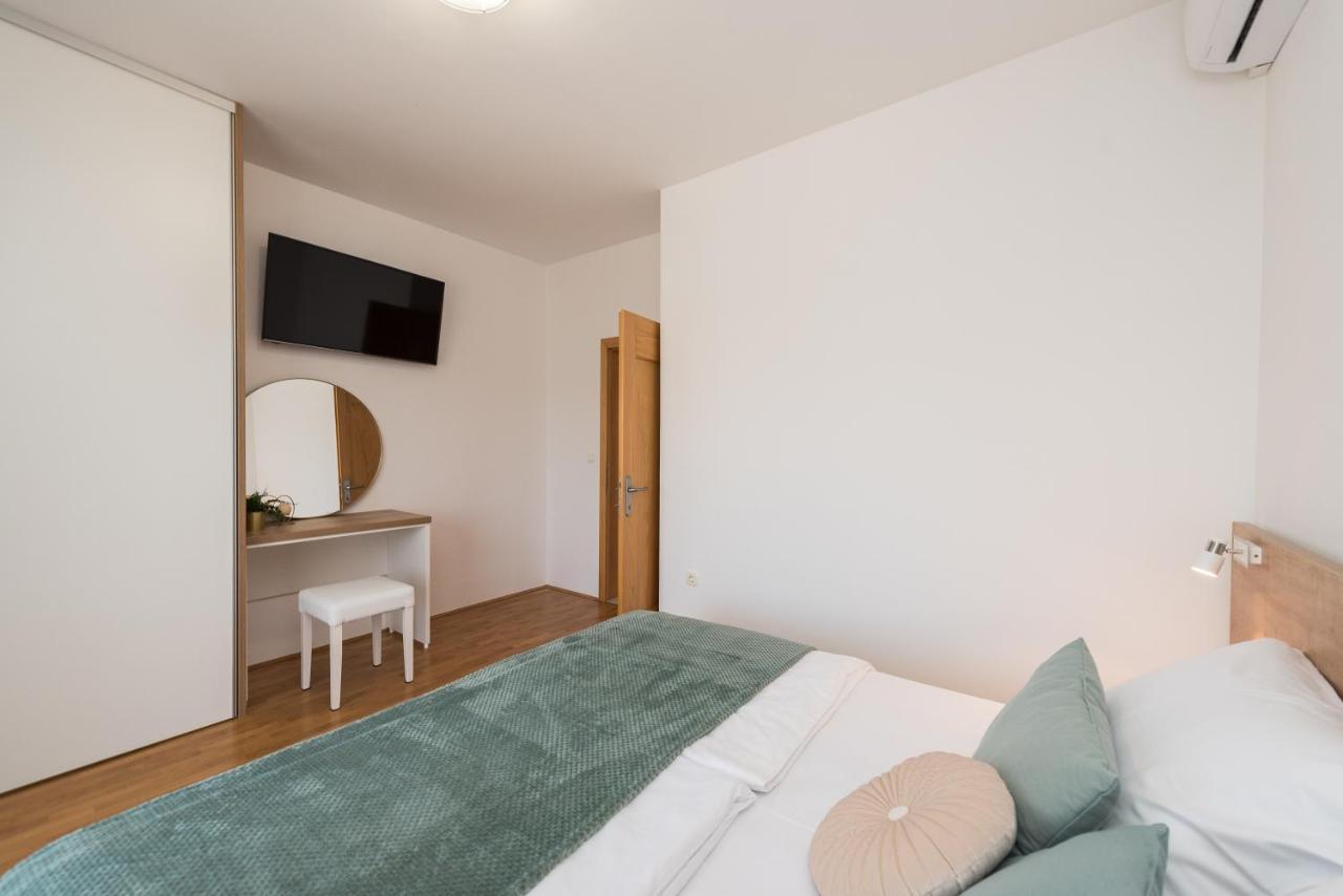 Villa Petra S Bazenom, Rostiljem I Parkingom Ζαντάρ Εξωτερικό φωτογραφία